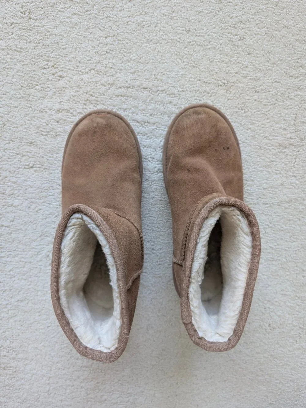 UGG kids classic